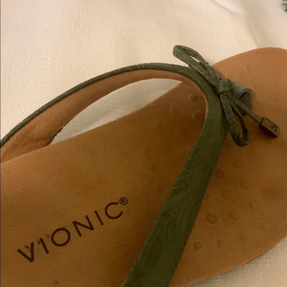 Vionic Bella Green Sandals - Picture 2 of 10